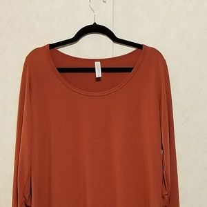 NWT XL LulaRoe Lynnea Shirt-Rust color